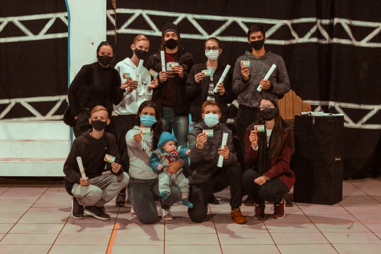 Integrantes do Grupo Atuarte receberam Registro Profissional